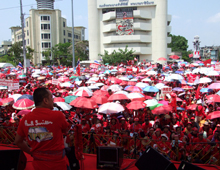 A sea of red protesters near Phan Fa bridge in old Bangkok on Sunday. / Credit:Sujane Kanparit/IPS