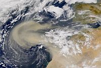 A massive dust cloud heads east over the Atlantic Ocean from the West Coast of Africa on Feb. 26, 2000.  / Credit:NASA