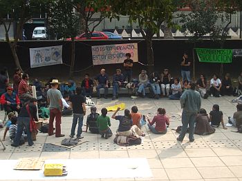 A Saturday gathering of young people from the Occupy Mexico movement at the Monument to the Revolution in Mexico City. Credit: Daniela Pastrana/IPS A Saturday gathering of young people from the Occupy Mexico movement at the Monument to the Revolution in Mexico City. Credit: Daniela Pastrana/IPS