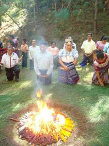 Participants in a Maya ceremony. Credit: Courtesy of RENOH