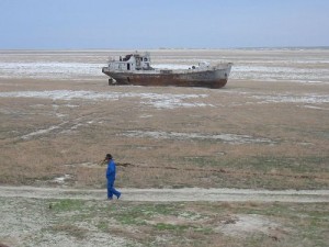 Orphaned ship in the former Aral Sea, near Aral, Kazakhstan. Credit: Public domain