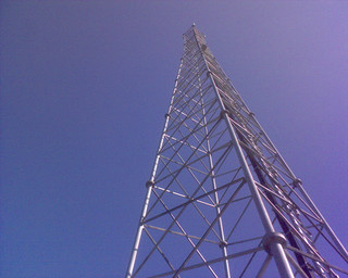 Local residents in the Salvadoran capital are fighting the installation of cell phone towers in their neighbourhoods. Credit: Karl Baron/CC BY 2.0 Local residents in the Salvadoran capital are fighting the installation of cell phone towers in their neighbourhoods. Credit: Karl Baron/CC BY 2.0
