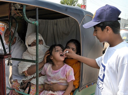 Pakistan and Afghanistan have begun a joint immunisation campaign against polio, while a new project aims to promote child immunisation in Pakistan. Credit: Ashfaq Yusufzai/IPS