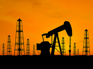 Oil rigs and pumps. Credit: Bigstock
