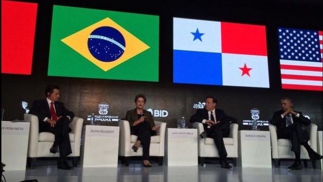 Brazilian President Dilma Rousseff with her counterparts from Mexico (left), Panama and the United States, during a panel at the Second CEO Summit of the Americas, Friday Apr. 10 in Panama City. Credit: Courtesy of the IDB