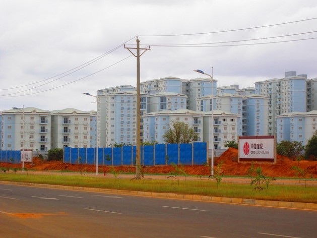 Cidade de Kilamba is a new housing development built entirely by Chinese firms south of Luanda, the Angolan capital, to accommodate half a million people in five- to 13- storey apartment buildings with “smart” elevators, schools, shops and leisure facilities. Credit: Mario Osava/IPS