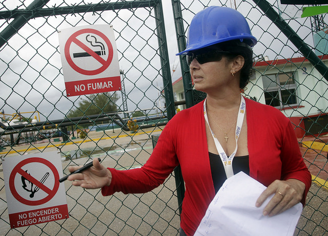 María Yodalis Hernández, head of business affairs at Cuba's EPEPC oil drilling and exploration company, in the Centro Colector 10 extraction unit in Cárdenas, Matanzas province. Credit: Jorge Luis Baños/IPS