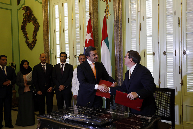 The foreign ministers of Cuba and the United Arab Emirates, Bruno Rodríguez (left) and Abdullah bin Zayed Al Nahyan, during the Oct. 5, 2015 agreement-signing ceremony in Cuba’s ministry of foreign affairs in Havana. Credit: Jorge Luis Baños/IPS