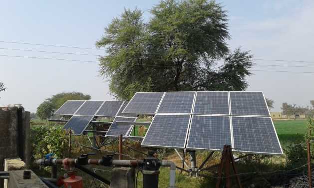 Presenting a solution to both climate and energy needs, solar-based irrigation systems can transform fields in semi-arid areas. Credit: TERI University