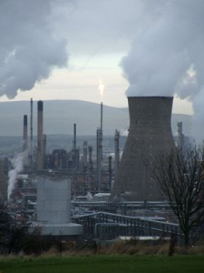 A petrochemical refinery in Grangemouth, Scotland, UK.| Author: John from wikipedia | Creative Commons Attribution-Share Alike 3.0 Unported license. 