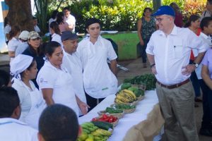 FAO Regional Representative for Latin America and the Caribbean Julio Berdegué visited the rural school in Pepenance, in western El Salvador, which has become a model in healthy eating, within El Salvador’s programme of sustainable schools. Credit: Edgardo Ayala / IPS