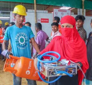 UN Agencies, Government Distribute LPG Stoves to Rohingya Refugees, Bangladeshi Villagers to Save Remaining Forests