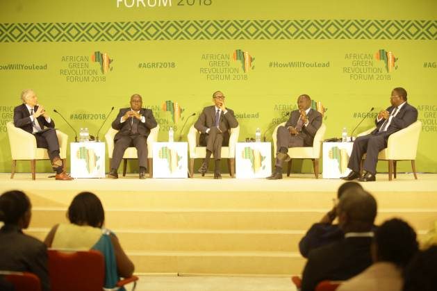 President of Rwanda, Paul Kagame, together with Deputy President of Kenya, William Ruto, President of Ghana Nana Akufo-Addo, the Prime Minister of Gabon, Emmanuel Issoze-Ngondet and former Prime Minister of the United Kingdom, Tony Blair during the Presidential Summit at the AGRF 2018 in Kigali, Rwanda. Credit: Mark Irungu/AGRF