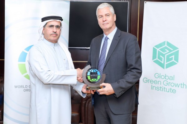The World Green Economy Organization, WGEO, and the Global Green Growth Institute, GGGI, signed a partnership agreement today in Dubai to fast-track green investments into bankable smart city projects.