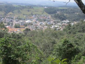 Panoramic view of Vargeão, the town where Anélio Thomazzoni, a pig farmer and large producer of biogas electricity in southern Brazil, lives. The 3,500 inhabitants of the municipality are largely small farmers who descend from Italian immigrants that came to Brazil in the 20th century. As the main economic activity in the western state of Santa Catarina, pig farming represents great potential for biogas production. Credit: Mario Osava/IPS