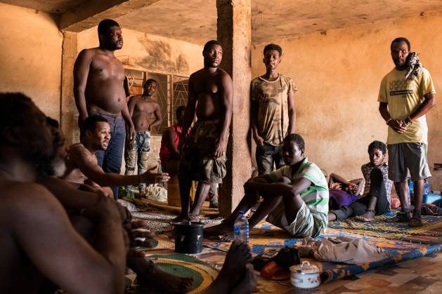 Approximately 30 patients stay at Edwuma Wo Woho Herbal Centre, many with mental health conditions. At least half are shackled. Credit: Robin Hammond/Witness Change for Human Rights Watch.