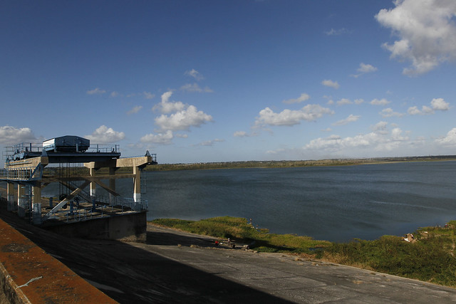 The Ejército Rebelde reservoir is located near the Parque Lenin recreational complex in Havana. Cuba has more than 240 dams with a reservoir capacity of over nine billion cubic metres of water, as part of the infrastructure designed to guarantee a water supply to the population and promote industrial development plans, agricultural irrigation and flood control. CREDIT: Jorge Luis Baños/IPS