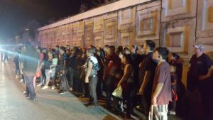 A hundred Central American migrants were rescued from an overcrowded trailer truck in the Mexican state of Tabasco. It has been impossible to stop people from making the hazardous journey of thousands of kilometers to the United States due to the lack of opportunities in their countries of origin. CREDIT: Mesoamerican Migrant Movement
