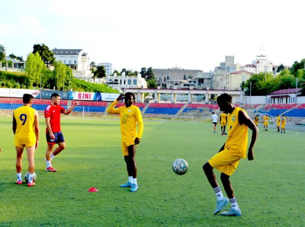Two among the several foreign players currently training with the Nagorno-Karabakh squad. Credit: Anush Ghavalyan/IPS