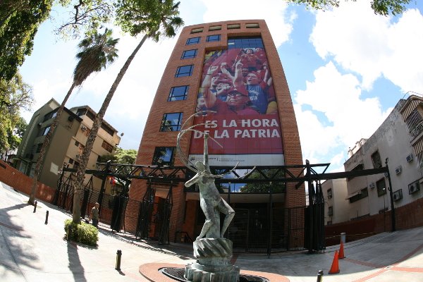 Headquarters in Caracas of the state-owned National Telecommunications Commission, which has closed more than 100 radio stations this year for not complying with the requirements it has established, which NGOs criticize for eliminating windows of expression and information for communities. CREDIT: Conatel
