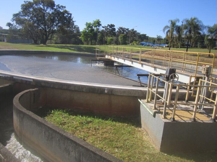 A decanting pond is the first step in the treatment of wastewater that then goes through other processes until it is sufficiently clean to be returned to the river, at the Wastewater Treatment Plant in Franca, a city in southeastern Brazil. This leaves sludge that goes to the biodigesters where biogas is produced. CREDIT: Mario Osava / IPS