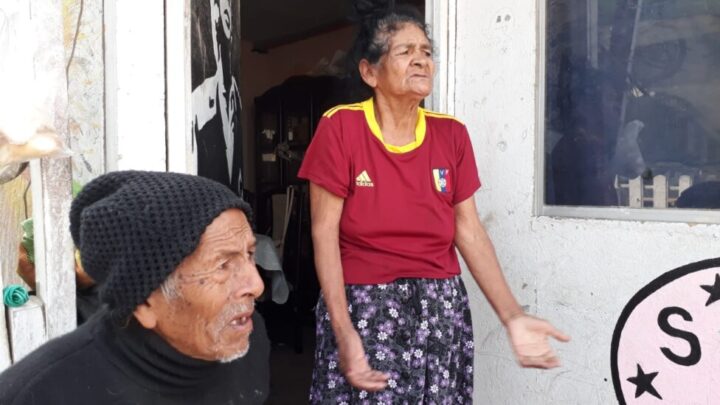 Julia Quispe, 72, continues to care for and feed her family, including making the long trip to the market to shop and feed her husband, daughter and grandchildren. She does so at the cost of her own poor health. But this resident of Pachacútec, a poor area near Lima, the Peruvian capital, responds that she has "never worked", when asked. CREDIT: Mariela Jara / IPS