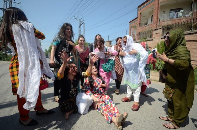 Transgender people often entertain at weddings and other events, but they increasingly face violent acts, especially since part of an Act ensuring their rights was recently struck down. Credit: Ashfaq Yusufzai/IPS