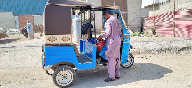 Some analysts believe that the Pakistani population will benefit from a steady supply of gas. This photo was taken at LPG filling station, in Clifton, Karachi. Credit: Zofeen Ebrahim/IPS