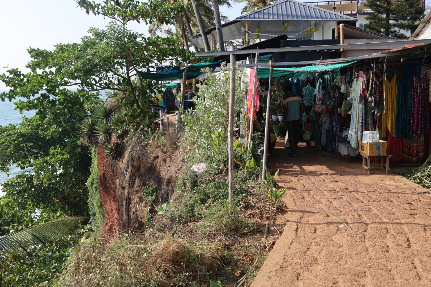 The shops are precariously close to the cliff's edge in certain spots. Credit: Bharath Thampi/IPS