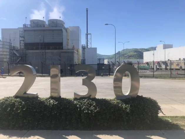 Google's first data center in Chile lies in the industrial sector of the municipality of Quilicura, on the northern outskirts of Santiago. It has no symbols or logos to identify it, but covers an extensive area. Water vapor is visibly emitted as part of the process to cool the servers. Credit: Orlando Milesi / IPS