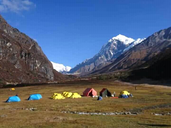 Tents in the valley of the Khangchendzonga National Park. The zero-waste aspect of its zero-waste management model including from visitors to the park has been cited as a national best practice. Credit: Shering Uden, KCC