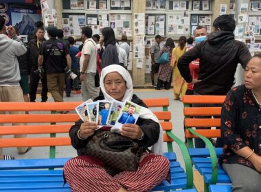 Families in Desperate Search for Victims of the ‘Himalayan Tsunami’ in Nepal