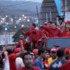 President Chávez in campaign convoy. Credit: Courtesy Agencia Venezolana de Noticias