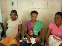 Haitian mothers in the waiting area of the Nuestra Senora de Altagracia hospital. Credit: Elizabeth Eames Roebling/IPS