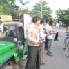 Independent candidates handling out leaflets to residents in Rangoon, the former capital. Credit: Yan Paing/IPS