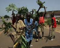 Children celebrate Gbagbo's fall in Bouaké: uncertainty over security persists. Credit:  Nancy Palus/IRIN