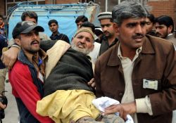 Civilians wounded from the suicide bombing at Shabqadar Fort in Charsadda are taken to hospital in Peshawar. Credit: Ashfaq Yusufzai/IPS Civilians wounded from the suicide bombing at Shabqadar Fort in Charsadda are taken to hospital in Peshawar. Credit: Ashfaq Yusufzai/IPS