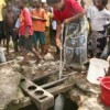 Drawing water in Lusaka. Credit: Kelvin Kachingwe/IPS