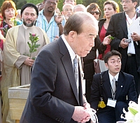 Rev. Takeyasu Miyamoto leads prayers at the A-Bomb victims' Memorial Monument, Hiroshima. Credit: Lynette Lee Corporal/IPS Rev. Takeyasu Miyamoto leads prayers at the A-Bomb victims' Memorial Monument, Hiroshima. Credit: Lynette Lee Corporal/IPS