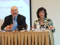 Nobel Prize laureate Joseph Stiglitz (left) and U.N. ESCAP executive secretary Noeleen Heyzer (right). Credit: Stanislaus Jude Chan/IPS Nobel Prize laureate Joseph Stiglitz (left) and U.N. ESCAP executive secretary Noeleen Heyzer (right). Credit: Stanislaus Jude Chan/IPS