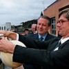 Scripps climate scientist Ralph Keeling demonstrates for Al Gore how to take an atmospheric carbon dioxide sample. Credit: Bob Ross