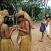 Indigenous crafts vendors in the Peruvian Amazon. - Photo Stock